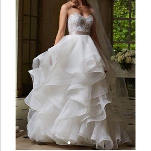 New 2 piece WTOO corset + skirt., ribbon included